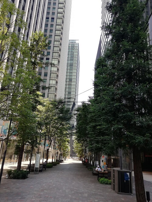 東京　ひとりになれる場所　大手町フィナンシャルシティ中庭