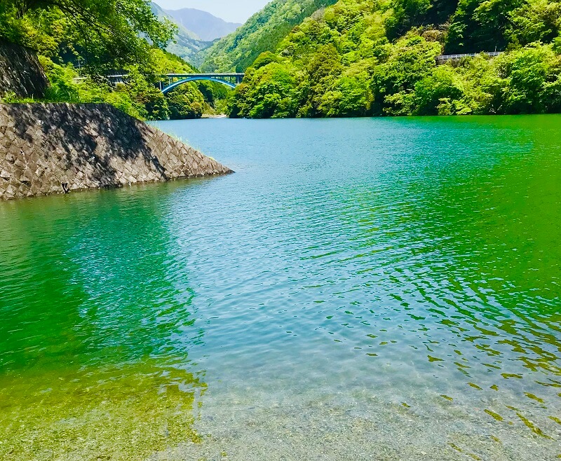 ひとりになれる場所　神奈川　丹沢湖