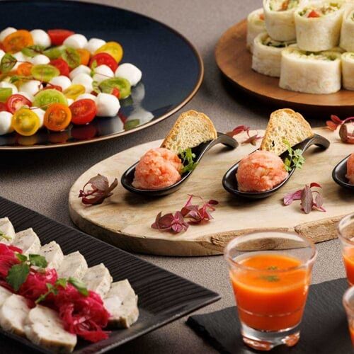 女性一人　ビュッフェ　東京 食べ放題　エトワール