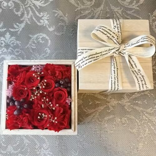 一人趣味 フラワーアレンジメント 【東京・新宿・ボックスフラワー制作】お花を選べる桐の箱で作るボックスフラワー