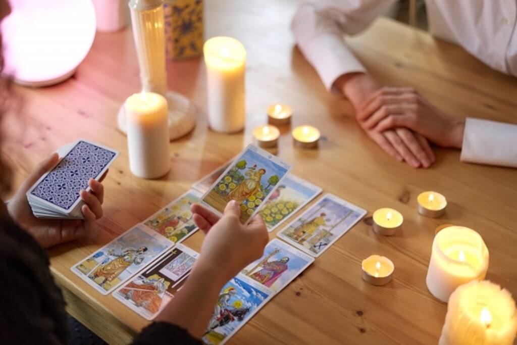 一人趣味　タロット占い　おうち　自宅　対面レッスン　オンラインレッスン